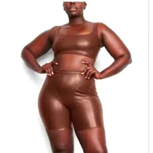 Skims faux leather brallete